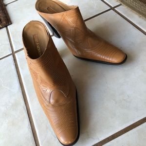 Enzo Angiolini Sz 7.5M Leather Heeled Mules